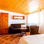 U Tri Ruzi - Adults Only Guest house
