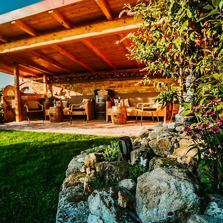 U Tri Ruzi - Adults Only 3*